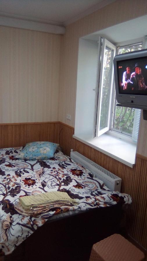 1-Я Слободская, 17А, Угол Проспекта Центрального, 3 Дивана, Wi-Fi, Отдельный Вход. نيكولايف المظهر الخارجي الصورة