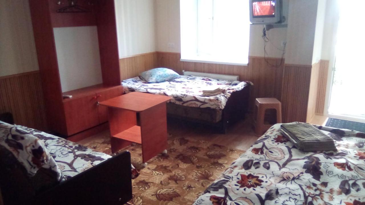 1-Я Слободская, 17А, Угол Проспекта Центрального, 3 Дивана, Wi-Fi, Отдельный Вход. نيكولايف المظهر الخارجي الصورة