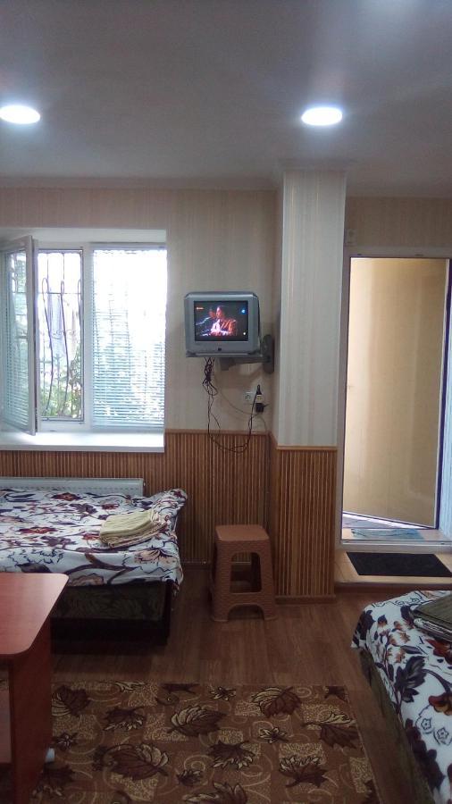 1-Я Слободская, 17А, Угол Проспекта Центрального, 3 Дивана, Wi-Fi, Отдельный Вход. نيكولايف المظهر الخارجي الصورة
